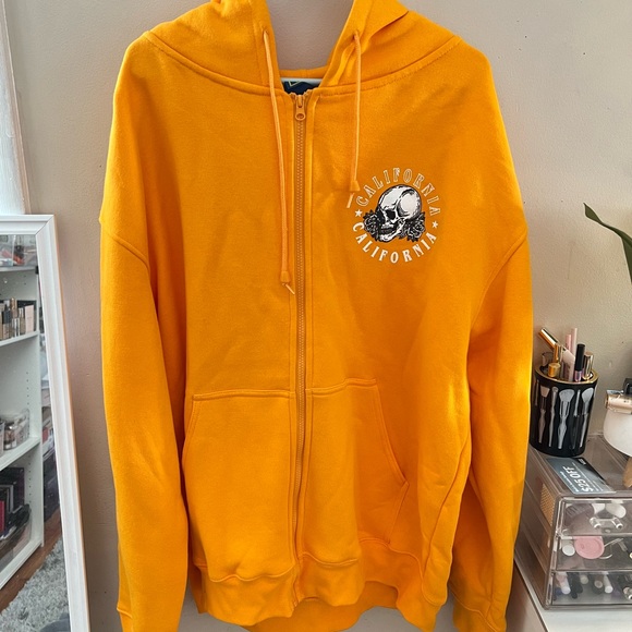 Sweater - Picture 1 of 1